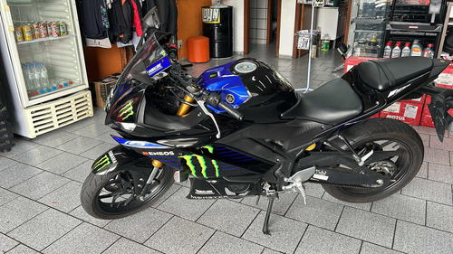 Yamaha R3 Monster