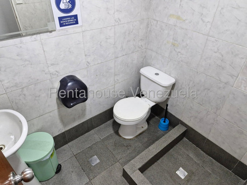 Casa Comercial En Venta En La Carlota Centro Almacenamiento Casas Caracas Contenedores 40 Pies Casas Comerciales Angela Tochon