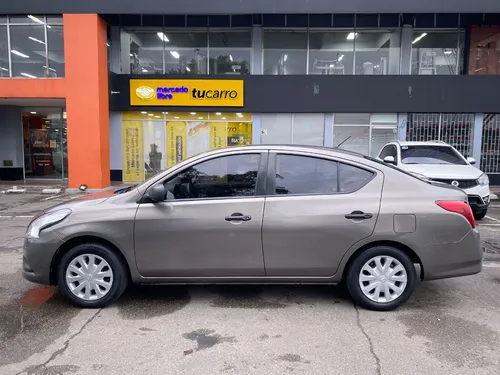 Nissan Versa 1.6 Advance