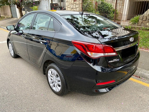 Imagem 4 de 13 de Hyundai Hb20s 1.6 Comfort Plus 16v Flex 4p Manual
