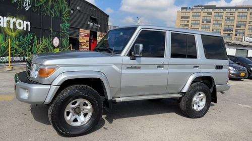 Land Cruiser Blindado