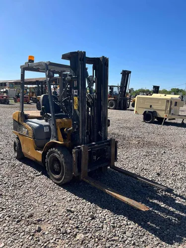 Autoelevador Cat Dp25n 2500kg 2.5tn
