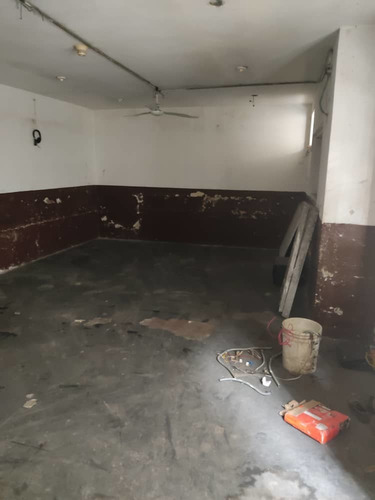 Imagen 4 de 9 de Casa En Bello Monte Con Gran Potencial De Desarrollo / Wr
