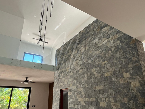 Casa En Venta En Lagos Del Sol, En Cancun