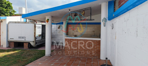 Casa En Renta En Fracc. Citlalin Con Amplio Jardín, Alberca Y Palapa