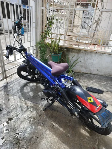 Ciclomotor Akt