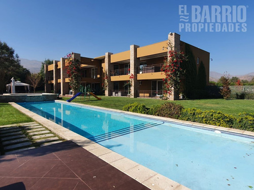 Espectacular Casa Todos Los Dormitorios En Suite, Jacuzzi