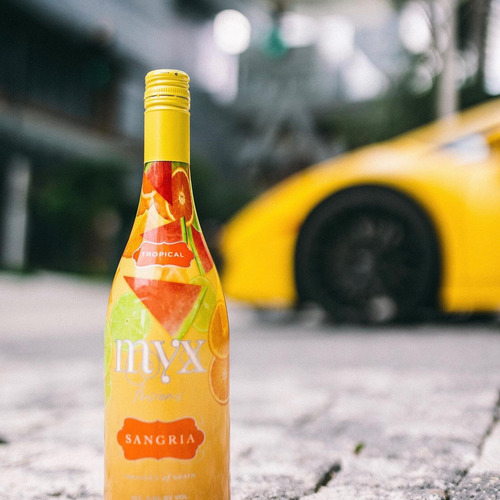 Vino Espumoso Myx Fusion Moscato Y Sangría Tropical 750ml