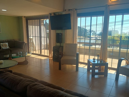 Exclusiva Casa Remodelada 2018, 4 Dormitorios Amplios, 3 Bañ