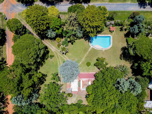Casa En Venta · 7 Ambientes · 3600 M2 · Jardín · Quincho · Piscina