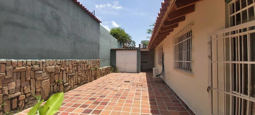 Imagen 12 de 14 de Casa En Venta Valles De Camoruco 290mts Alexandra Ramírez 0414-704-1922