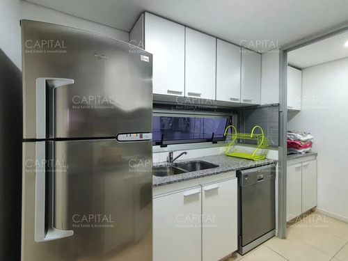 Apartamento En Venta De Tres Dormitorios, Edificio Con Muy Buenos Servicios.
