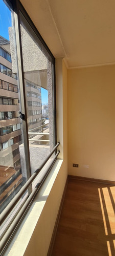 Excelente Departamento Metro Sta Lucia Y Catolica