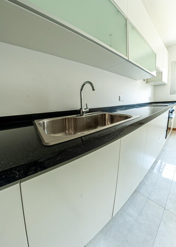 Venta Departamento En Palermo Piso Entero Con Balcón. 4 Ambientes Con Dependencia