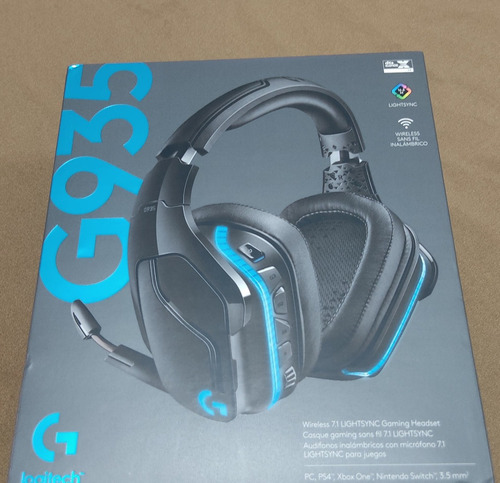 Imagen 6 de 10 de Auriculares gamer inalámbricos Logitech G Series G935 G935 negro y azul con luz rgb LED