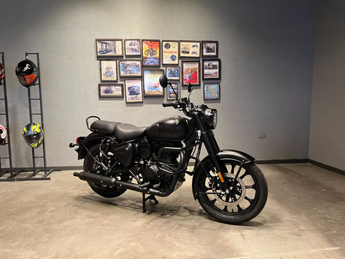 Royal Enfield Classic 350 Stealth Black