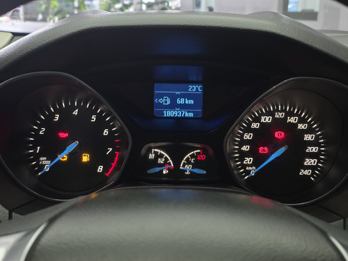 Ford Focus 1.6n S Mt 5p