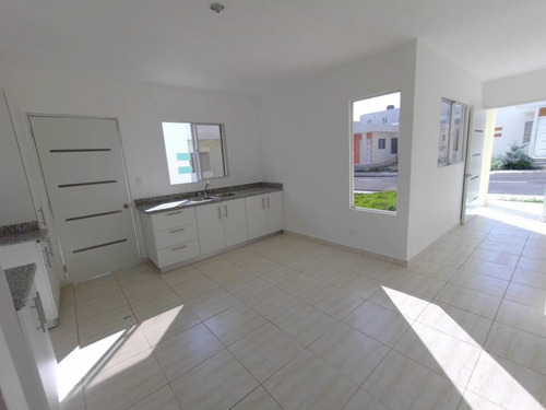 Casa Nueva Ubicada En Caleta, La Romana