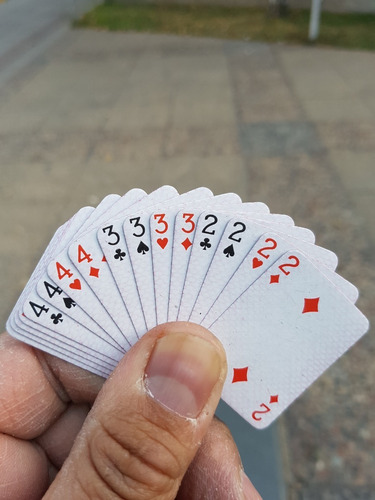 Mini Cartas Naipe Ingles 3 X 4cms. Mazo Miniatura Rojo Magia