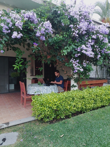 Imagen 8 de 16 de Casa Con Amplio Jardin