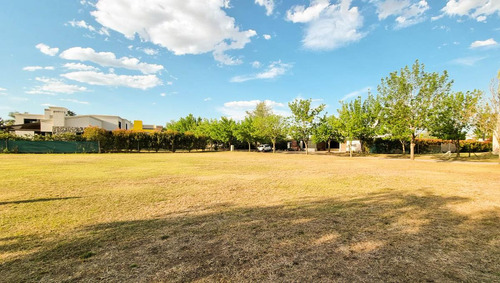 Chacras De La Villa - Excepcional Lote Fondo Norte