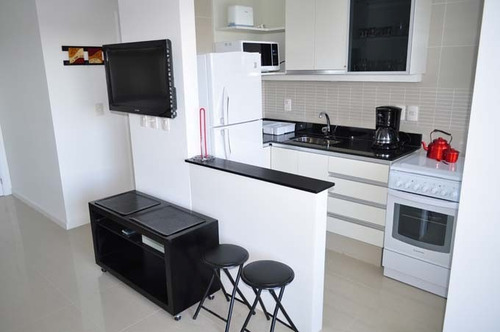 2 Amb 4 Personas Cochera Piscina Climatizada Cubierta Y Piscina Exterior Punta Del Este Lindísimo!