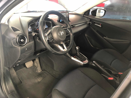 Imagen 11 de 15 de Toyota Yaris 2019 1.5 R Xle At