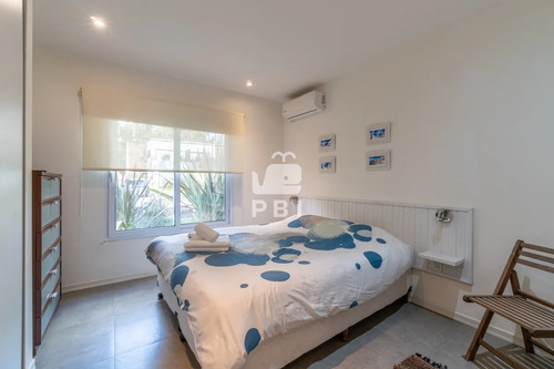 Casa En Venta En Solanas Country, Punta Ballena - Ref : Pbi14629