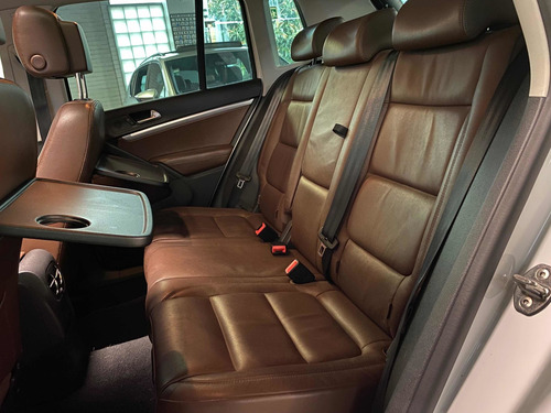Imagen 9 de 14 de Volkswagen Tiguan 2016 2.0 Track&fun Nave Piel At