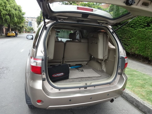 Toyota Fortuner Automatica 2012 4x2 72.500 Kilómetros