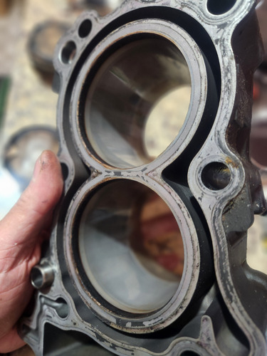 Cilindro Motor Yamaha R3 Mt03 Com 2 Pistão E Anel 19/21 (Usado)