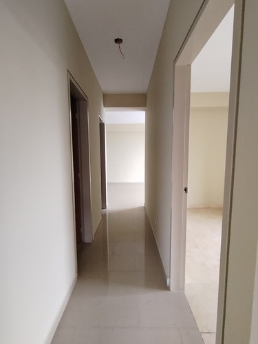 Apartamento Obra Blanca En Mañongo, Residencias Titanium Suite. Lm.p