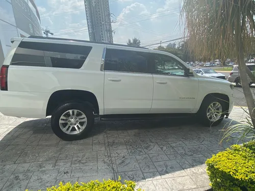 Chevrolet Suburban 5.4 Lt Piel Blanca At