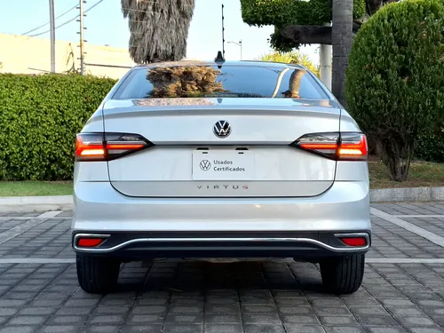 Volkswagen Virtus 4p Trendline L4/1.6 Aut