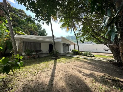 Casa En Venta Urb. La Floresta