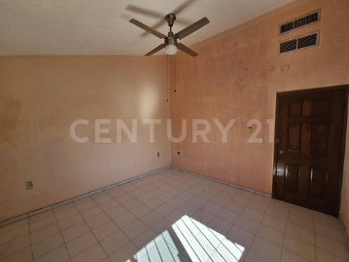 Casa En Venta En Fracc. Valle Marino, Av. Universidad, Villahermosa Tabasco