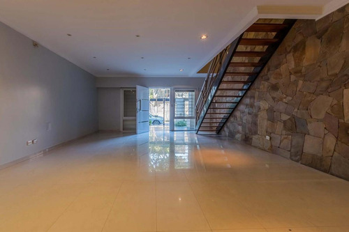 Imagen 8 de 30 de Venta De Casa De Categoría En Parque Chacabuco