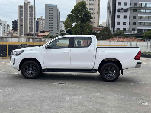Toyota Hilux 2.8 D-4D TURBO DIESEL CD SR 4X4 AUTOMÁTICO