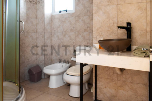 Casa En Venta Funes