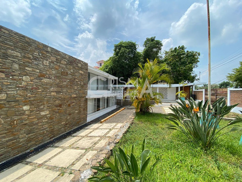 Oficinas En Renta En Col. Jardines