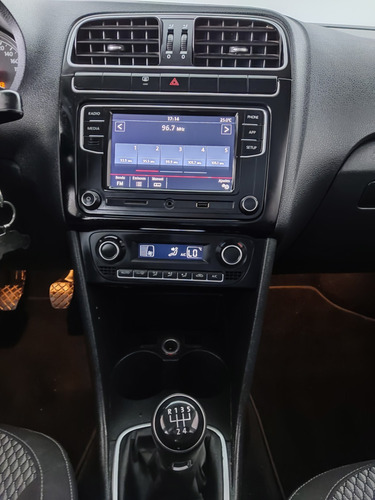 Imagen 11 de 15 de Volkswagen Vento Highline 1.6l L4 105hp Mt 2020
