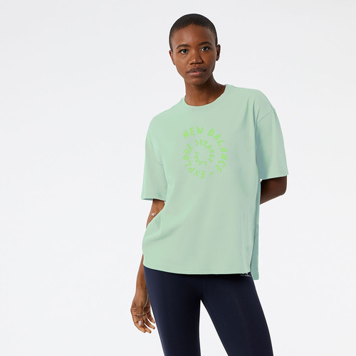 Remera Mujer New Balance At Graphic Tee Wt23510