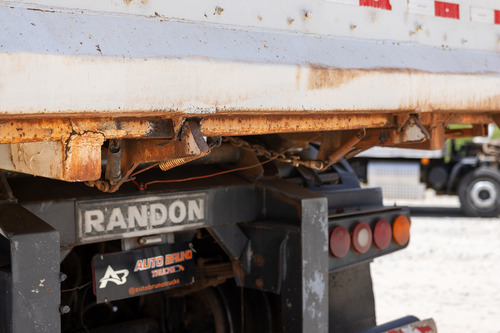 Carreta Caçamba Randon Ls 3 Eixos 25m3 Pneus Transporte