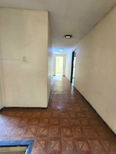 Lindisima Casa En Venta, 3 Niveles, Excelente Ubicación Sobre Esquina Valle Mezen, Valle De Aragón 3 Seccion