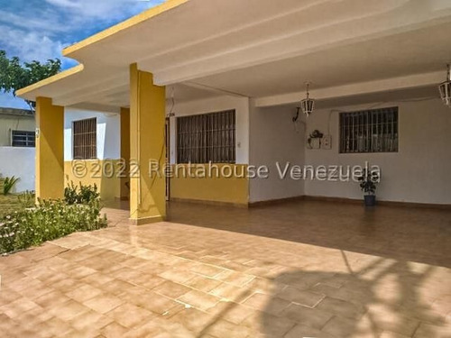 Imagen 8 de 9 de Impecable Casa En Judibana, De Muy Buena Construcción Y Distribución. Este Es Un Urbanismo Tranquilo Y Con Servicios Públicos Ininterrumpidos. #22-18918