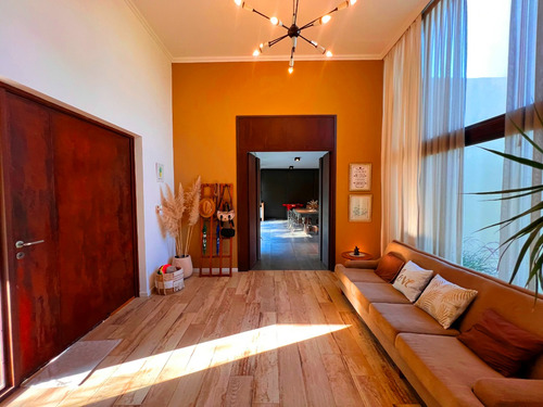 Venta Casa Estación Del Carmen Barrio Cerrado, La Casa