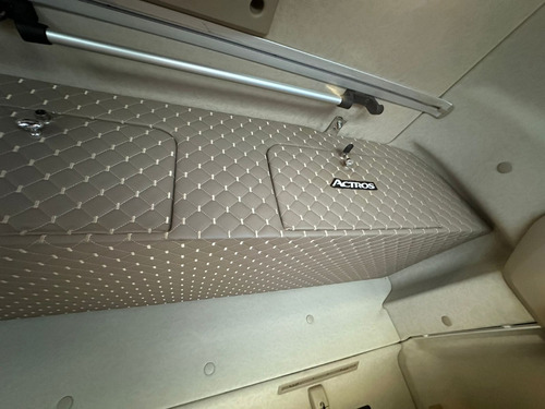 Mb 2548 Actros Ano 2022 Teto Alto 6x2 Único Dono Financia