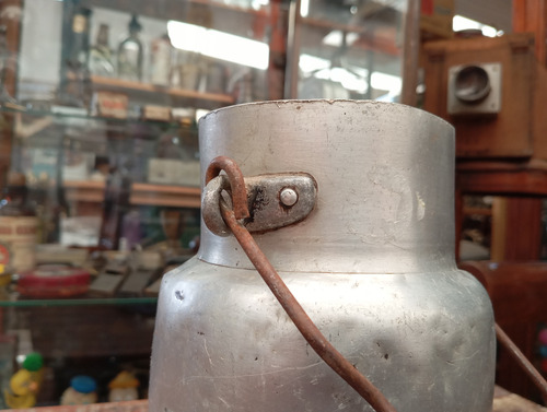 Antiguo Tarro Lechero De Aluminio Con Manija Ref. 573 (Usado)