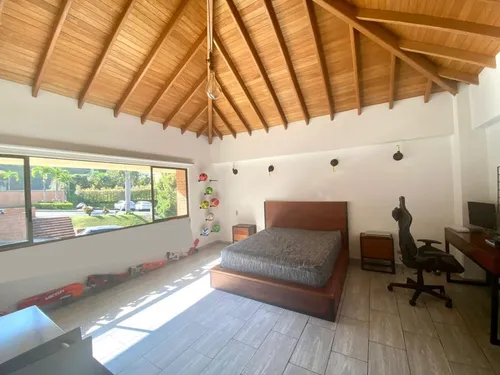 Casa En Venta En El Poblado, Loma De Los Balsos. Cod V10402