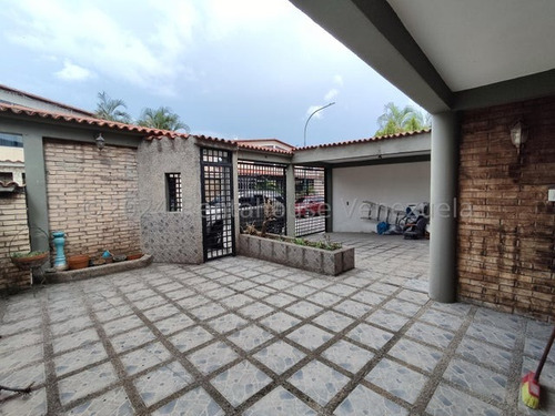 Rm Casa En Venta En El Castillejo, Miranda